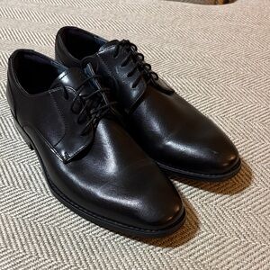 Steve Madden Black Leather Oxfords